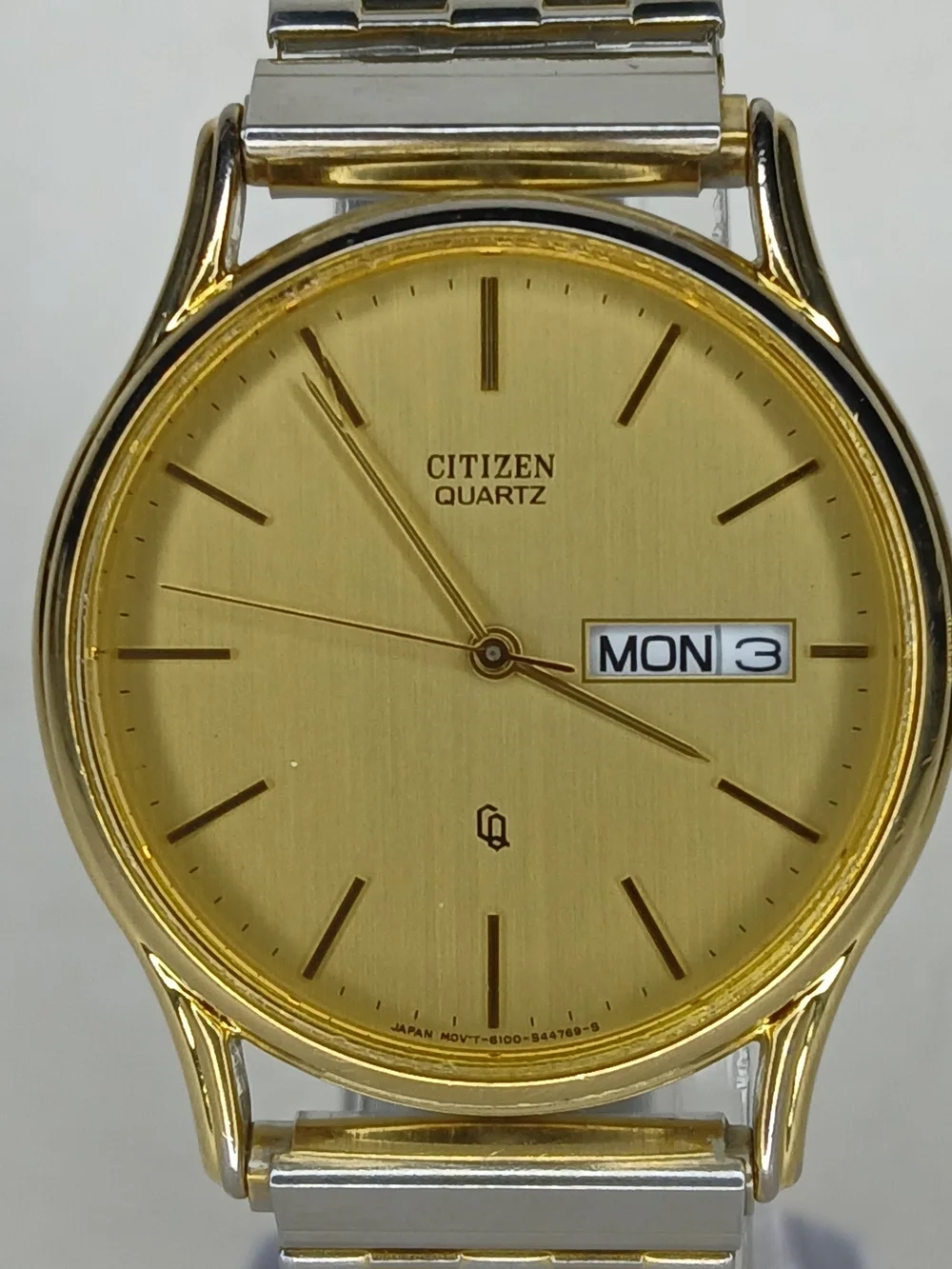 Citizen Quartz Men's Vintage Gold Tone Day Date Watch 6100-S20269 Stretch Band